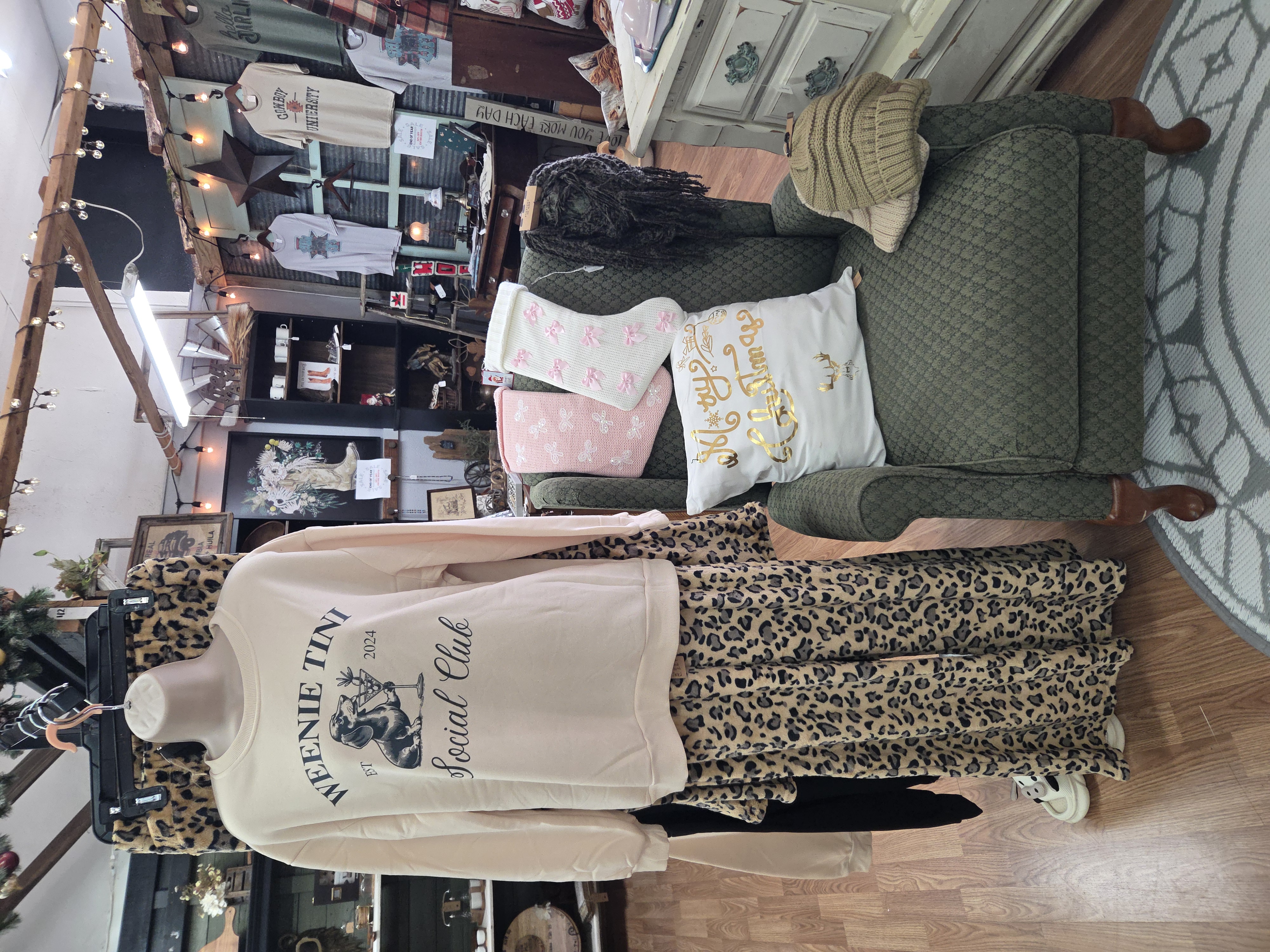 Denim & Pearls Unique Finds - photo 2